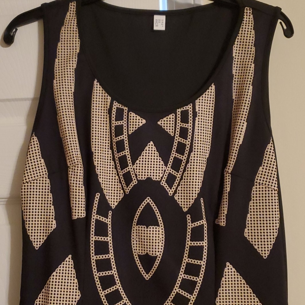 Pretty sleeveless dress - Picture 3 of 6